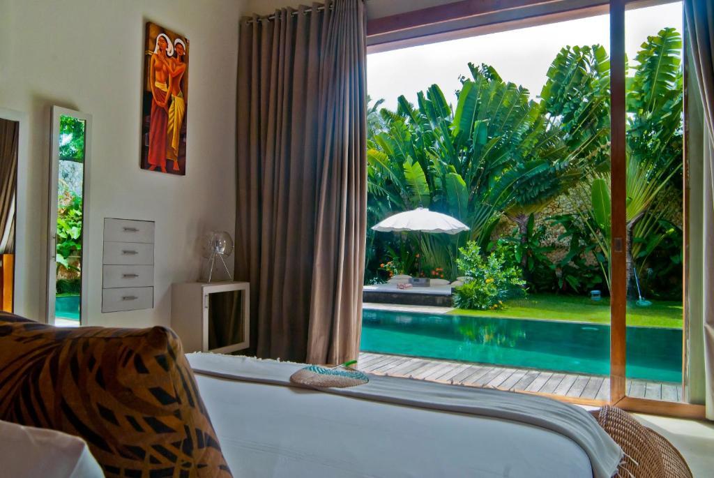 Eko Villa Seminyak - Tropical Villa, Walk To Beach ห้อง รูปภาพ