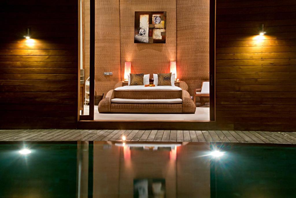 Eko Villa Seminyak - Tropical Villa, Walk To Beach ห้อง รูปภาพ