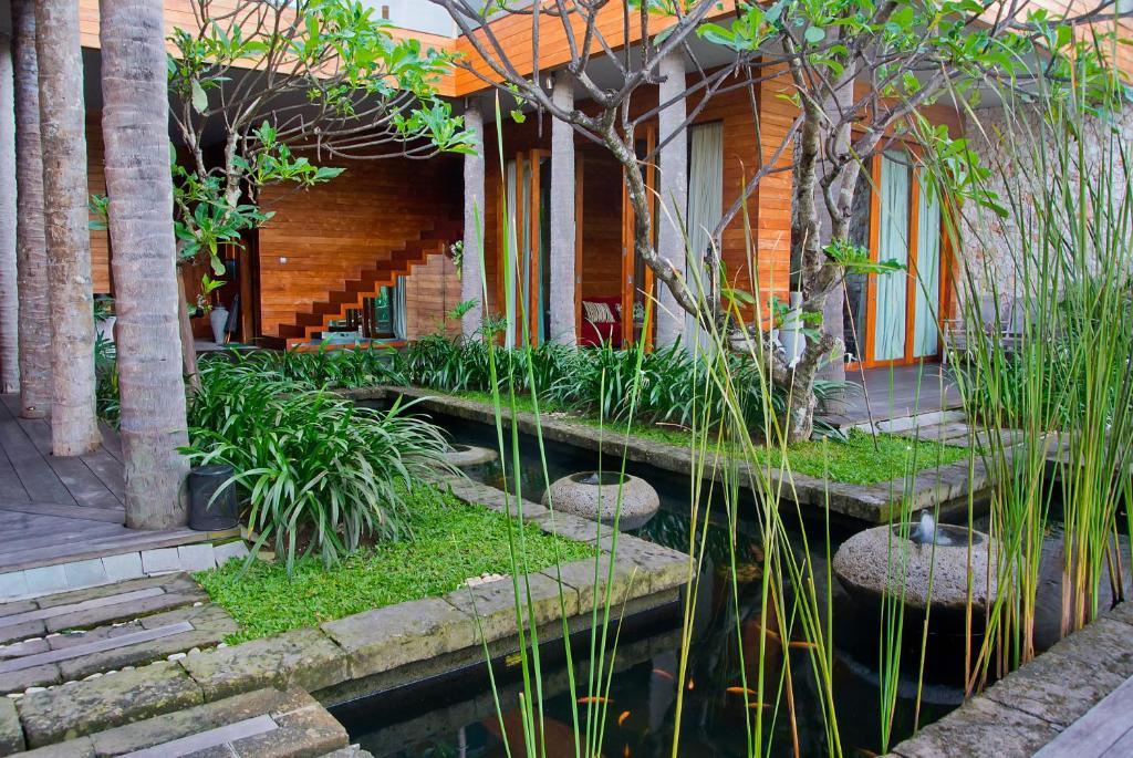 Eko Villa Seminyak - Tropical Villa, Walk To Beach ภายนอก รูปภาพ