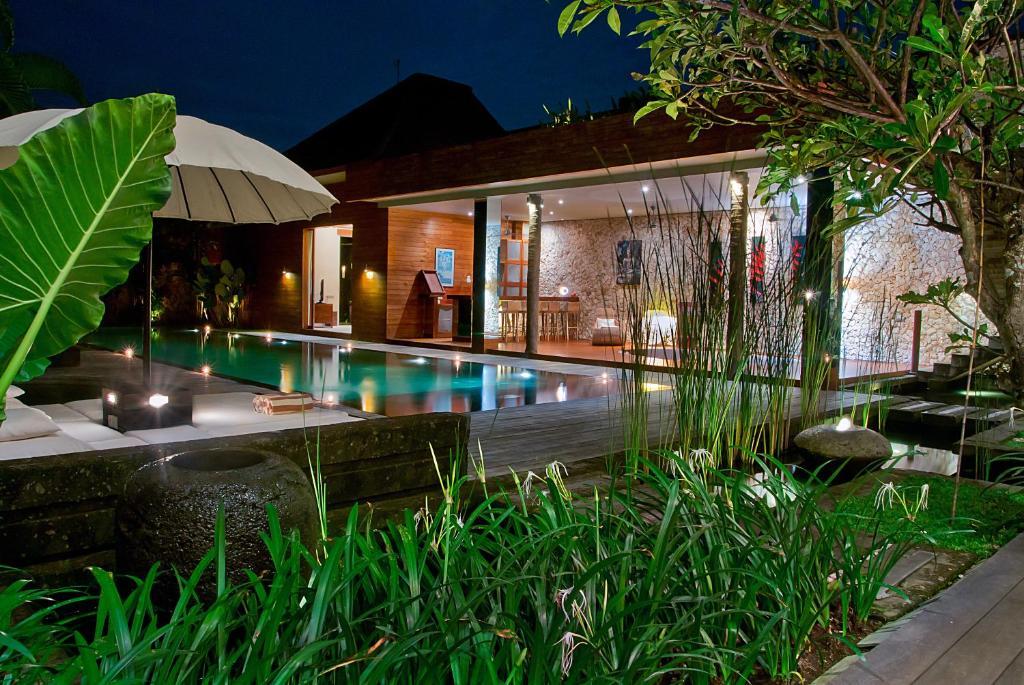 Eko Villa Seminyak - Tropical Villa, Walk To Beach ภายนอก รูปภาพ